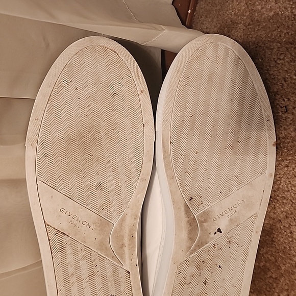 Givenchy Urban Street Leather Sneakers - Picture 13 of 16